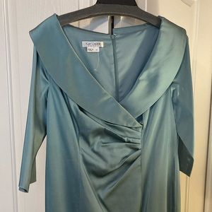 Kay Unger satin seafoam green dress